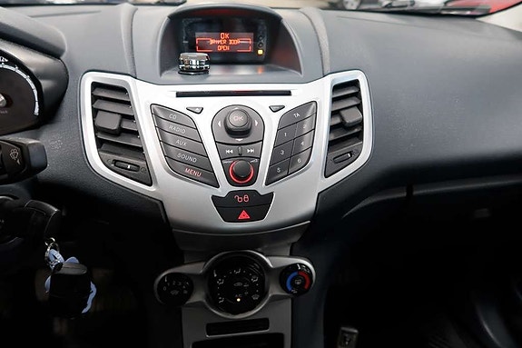 Ford Fiesta 12 of 12