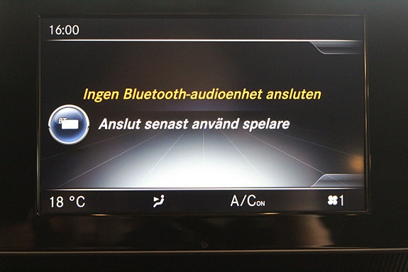 Mercedes-Benz V220 14 of 16