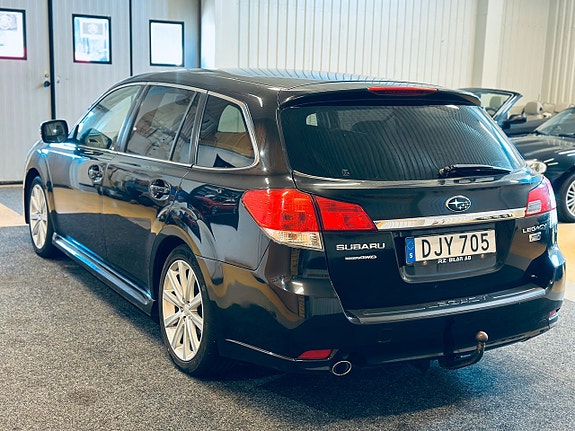Subaru Legacy 4 of 5