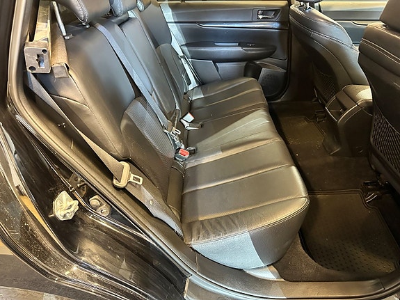 Subaru Legacy 18 of 19