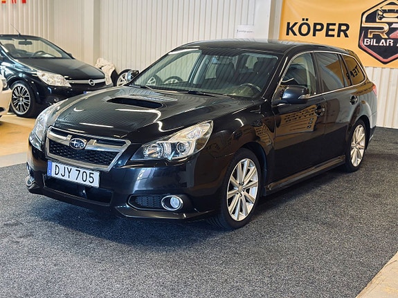 Subaru Legacy 2 of 5