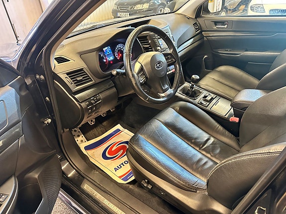 Subaru Legacy 16 of 19