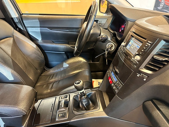Subaru Legacy 13 of 19