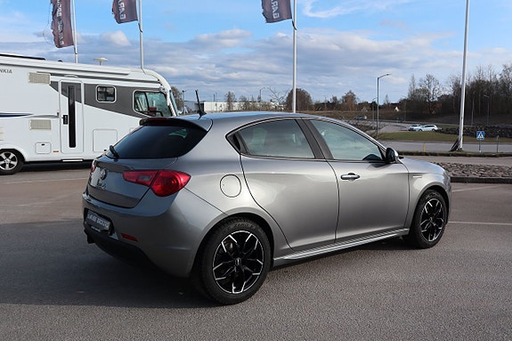Alfa Romeo Giulietta 4 of 5
