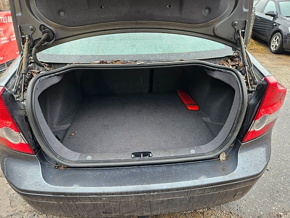 Volvo S40 7 of 7