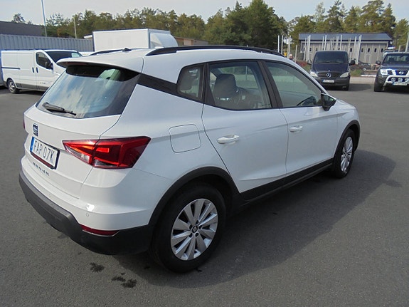 Seat Arona 6 of 14
