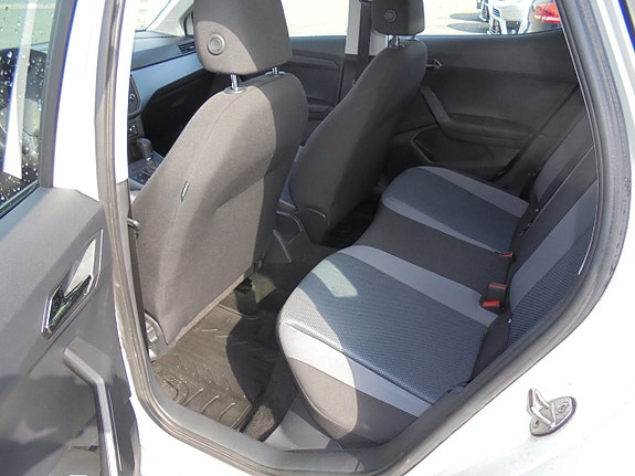 Seat Arona 12 of 14