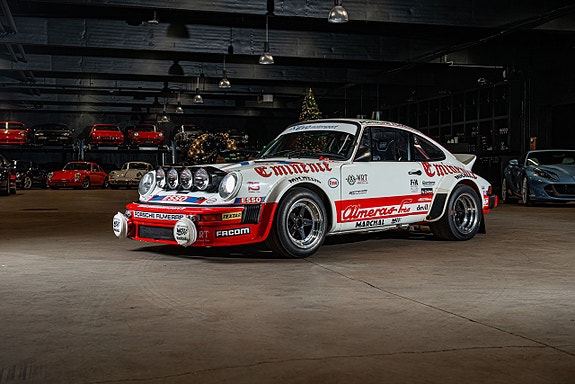 Porsche 911 2 of 5