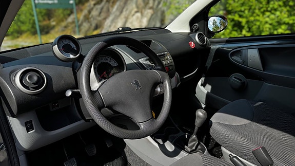 Peugeot 107 8 of 14