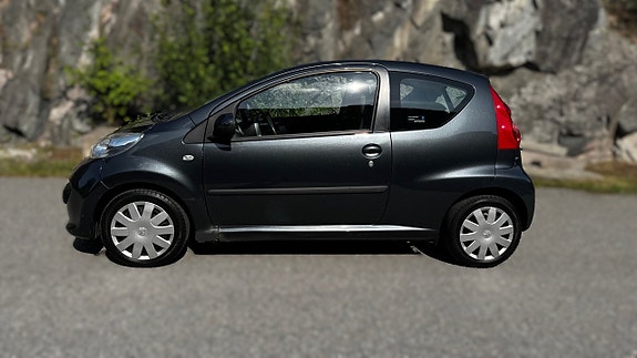Peugeot 107 3 of 5