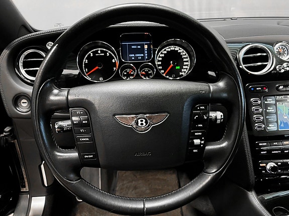 Bentley Continental GTC 16 of 25