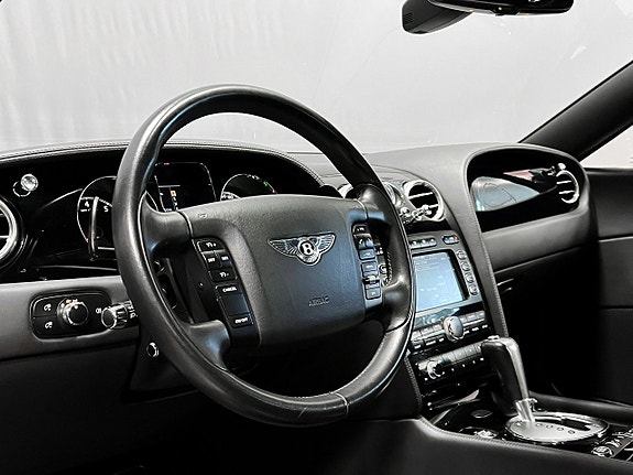 Bentley Continental GTC 11 of 25