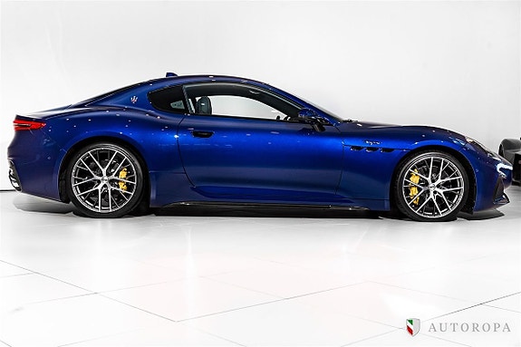 Maserati GranTurismo 3 of 5