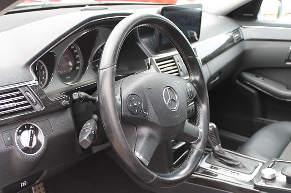 Mercedes-Benz E220 10 of 10