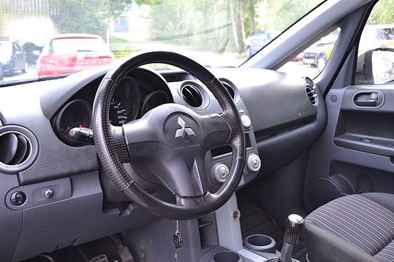 Mitsubishi Colt 6 of 13