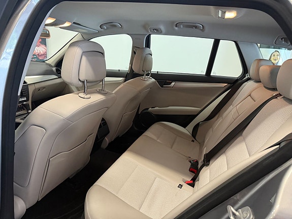 Mercedes-Benz C180 20 of 25