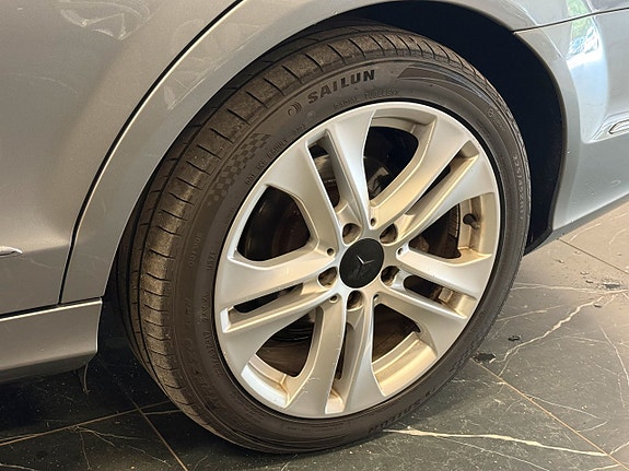 Mercedes-Benz C180 25 of 25