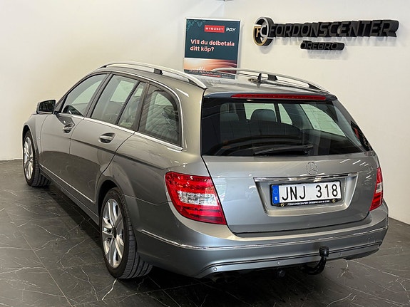 Mercedes-Benz C180 4 of 5