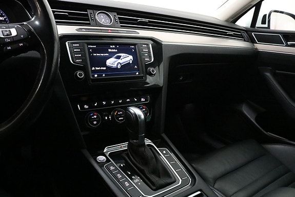 Volkswagen Passat 21 of 27