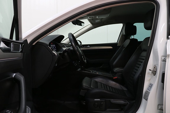 Volkswagen Passat 12 of 27