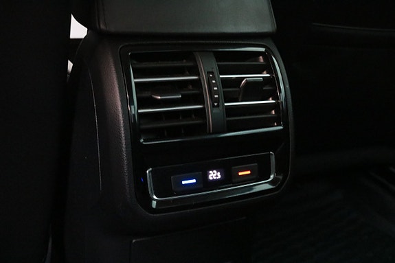 Volkswagen Passat 17 of 27