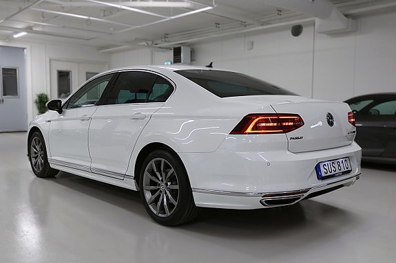 Volkswagen Passat 7 of 27