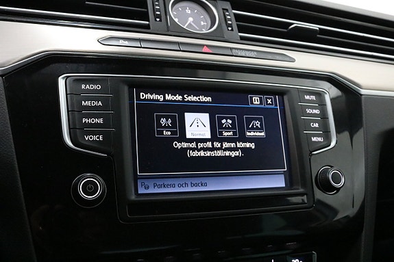Volkswagen Passat 23 of 27