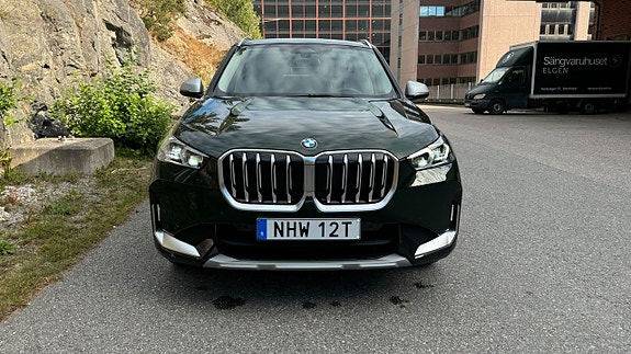 BMW X1 3 of 5