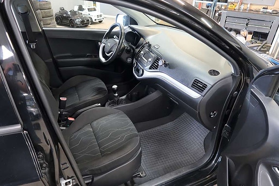 Kia Picanto 7 of 8