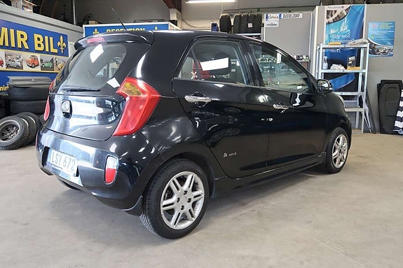 Kia Picanto 4 of 8