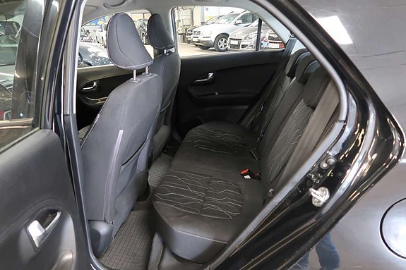 Kia Picanto 6 of 8