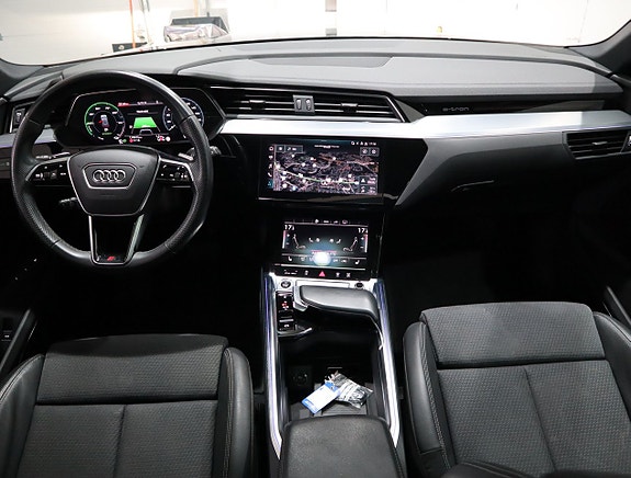 Audi e-tron 12 of 27