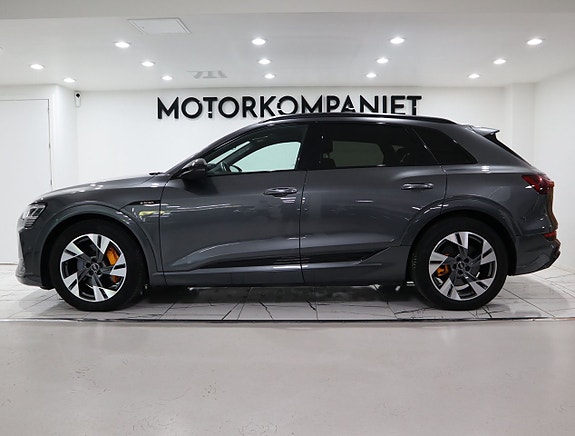 Audi e-tron 3 of 27