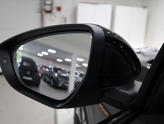 Audi e-tron 21 of 27