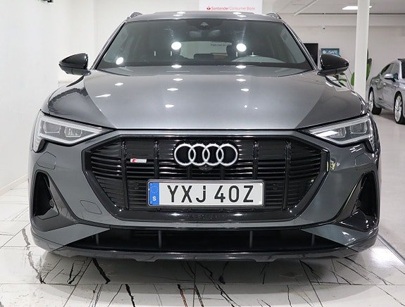 Audi e-tron 2 of 27