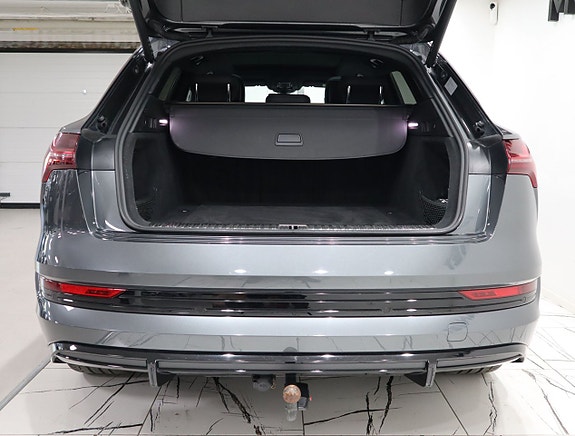 Audi e-tron 6 of 27