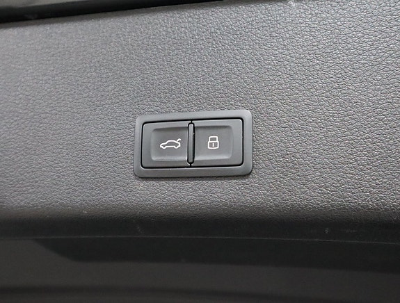 Audi e-tron 23 of 27