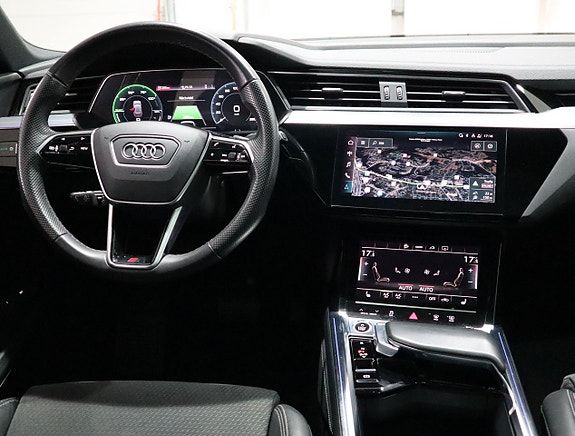 Audi e-tron 13 of 27