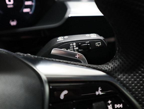 Audi e-tron 18 of 27