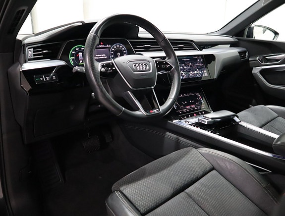 Audi e-tron 10 of 27