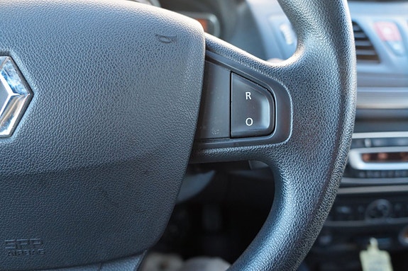 Renault Megane 14 of 16