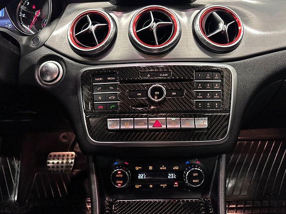 Mercedes-Benz CLA220 d 14 of 26