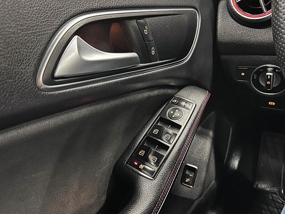 Mercedes-Benz CLA220 d 20 of 26