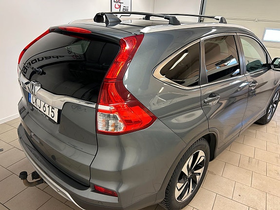 Honda CR-V 3 of 8