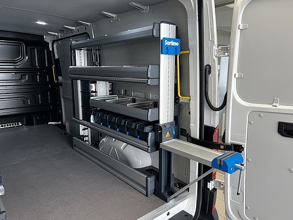Volkswagen Crafter 11 of 14
