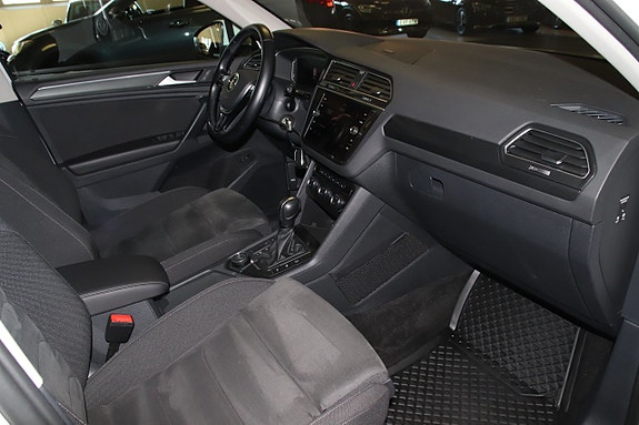 Volkswagen Tiguan 2 of 13
