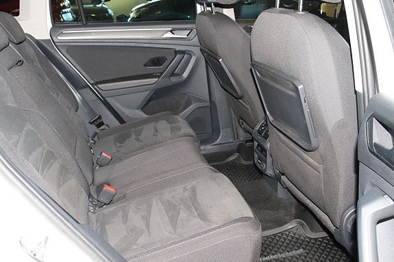 Volkswagen Tiguan 6 of 13