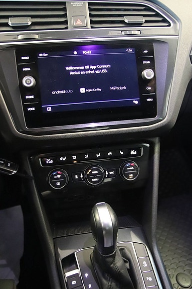 Volkswagen Tiguan 9 of 13
