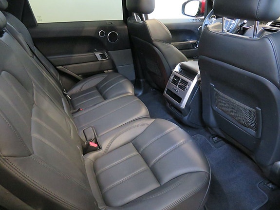 Land Rover Range Rover Sport 6 of 17