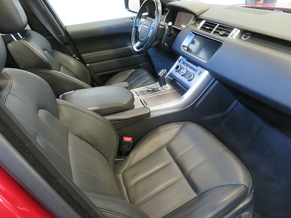 Land Rover Range Rover Sport 7 of 17